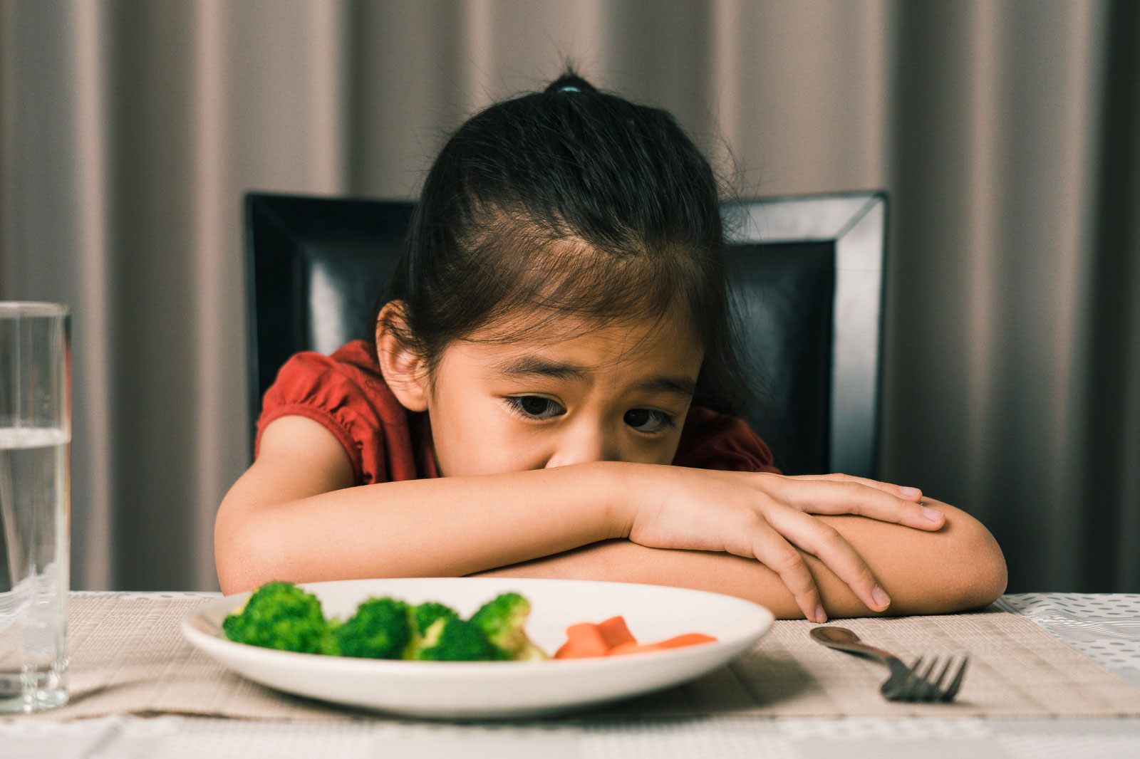 ABA Therapy for feeding a child refusing food and in need of feeding therapy from Mestre Behavior